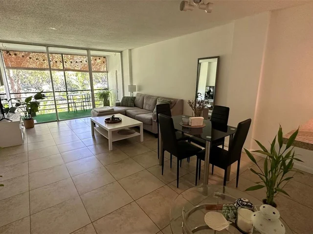 101 Royal Park Dr # 2C, Oakland Park FL 33309