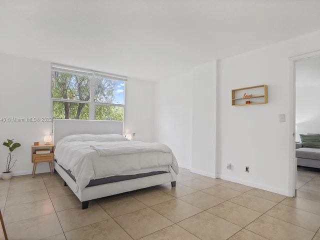 101 Royal Park Dr # 2C, Oakland Park FL 33309