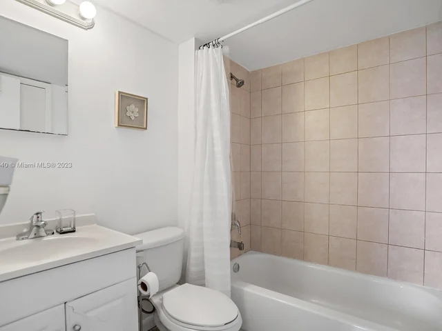 101 Royal Park Dr # 2C, Oakland Park FL 33309