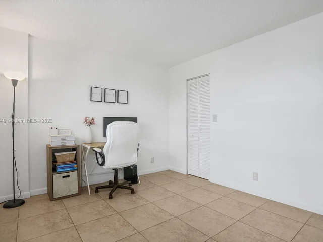 101 Royal Park Dr # 2C, Oakland Park FL 33309