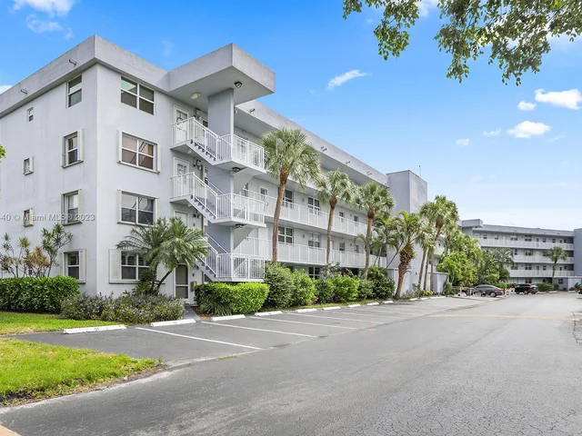 101 Royal Park Dr # 2C, Oakland Park FL 33309