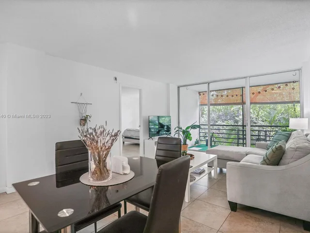 101 Royal Park Dr # 2C, Oakland Park FL 33309