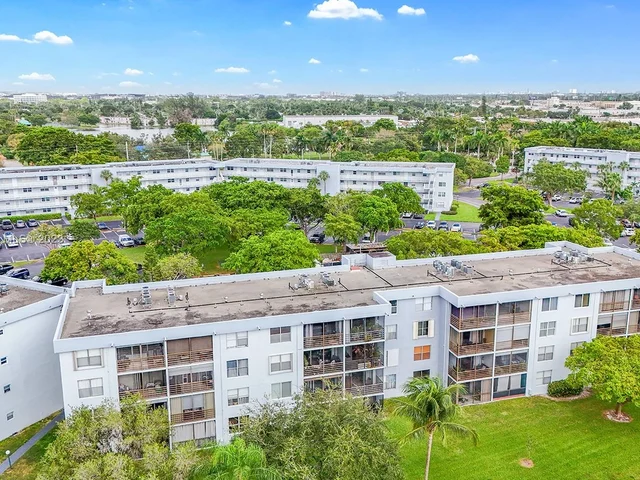 101 Royal Park Dr # 2C, Oakland Park FL 33309