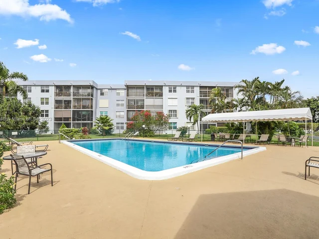 101 Royal Park Dr # 2C, Oakland Park FL 33309