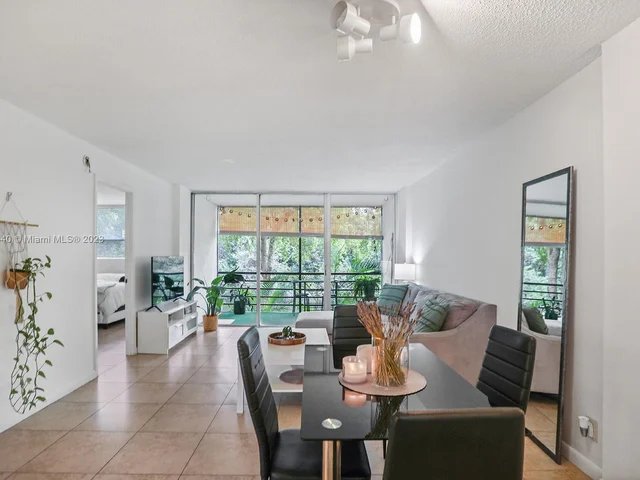 101 Royal Park Dr # 2C, Oakland Park FL 33309