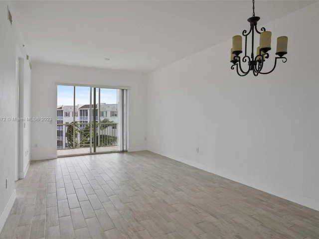 3600 Oaks Clubhouse Dr # 509, Pompano Beach FL 33069