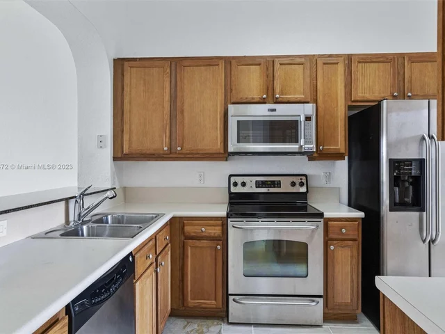 3600 Oaks Clubhouse Dr # 509, Pompano Beach FL 33069