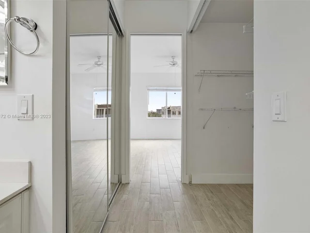 3600 Oaks Clubhouse Dr # 509, Pompano Beach FL 33069