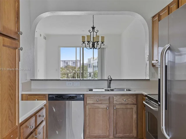 3600 Oaks Clubhouse Dr # 509, Pompano Beach FL 33069