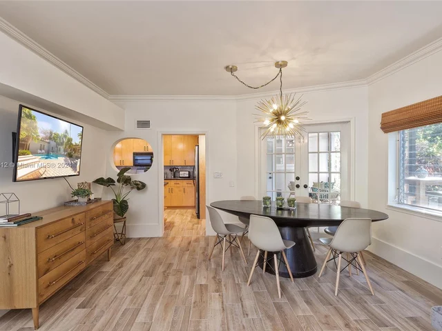 884 NE 88th St, Miami FL 33138