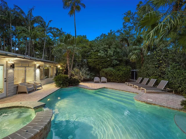 884 NE 88th St, Miami FL 33138