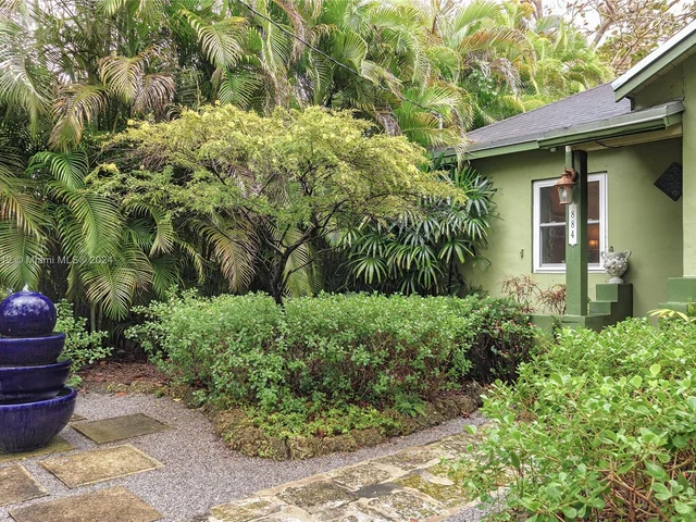 884 NE 88th St, Miami FL 33138