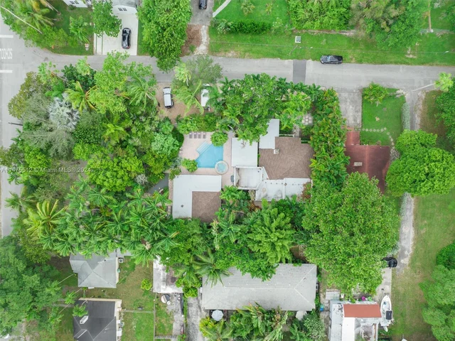 884 NE 88th St, Miami FL 33138