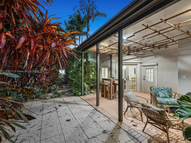 884 NE 88th St, Miami FL 33138