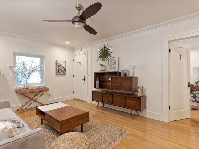 884 NE 88th St, Miami FL 33138