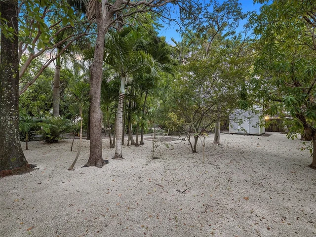 884 NE 88th St, Miami FL 33138