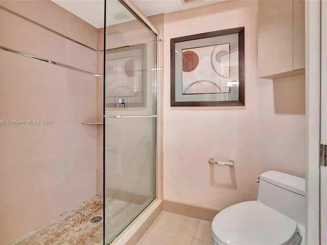 3500 Mystic Pointe Dr # 304, Aventura FL 33180