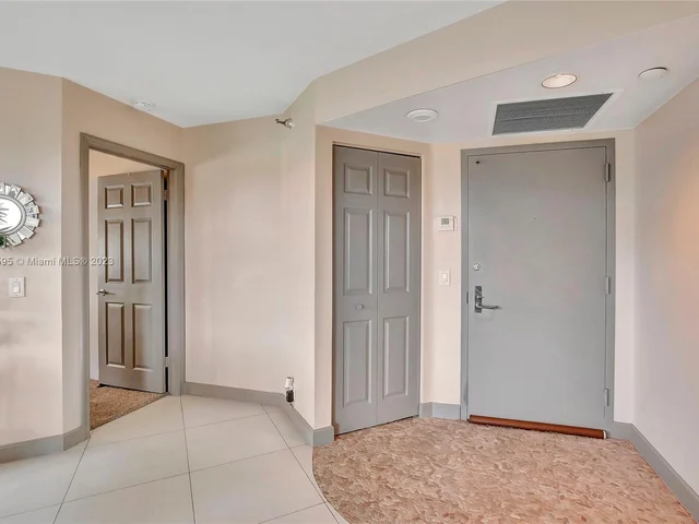 3500 Mystic Pointe Dr # 304, Aventura FL 33180