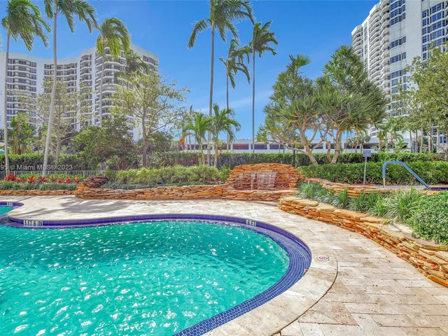 3500 Mystic Pointe Dr # 304, Aventura FL 33180