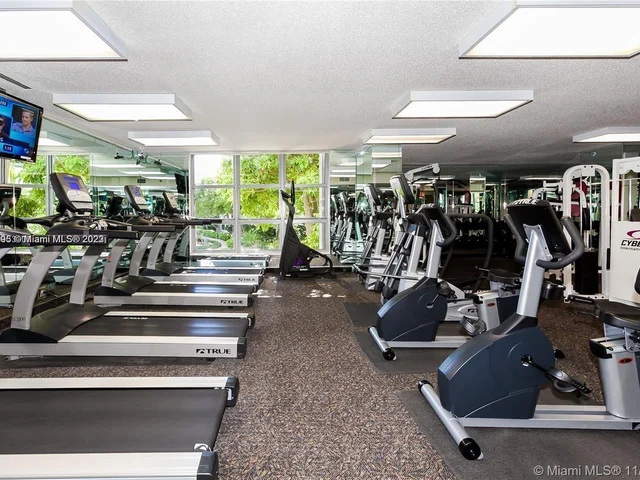 3500 Mystic Pointe Dr # 304, Aventura FL 33180