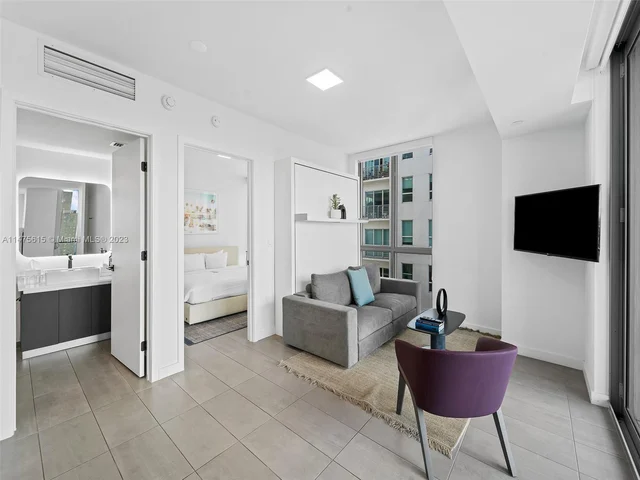 227 NE 2nd St # 3002, Miami FL 33132