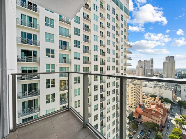 227 NE 2nd St # 3002, Miami FL 33132