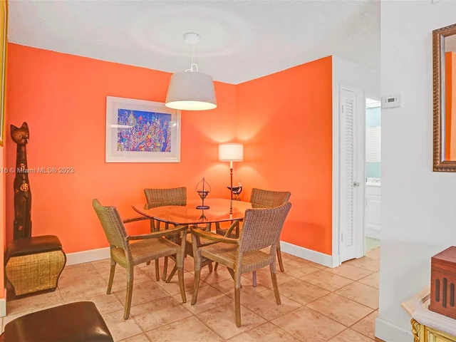 2500 NE 9th St # 111, Fort Lauderdale FL 33304