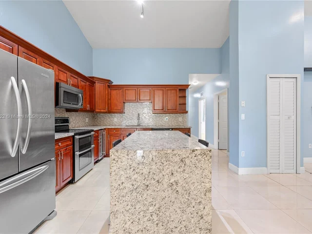 3281 NE 11th Dr, Homestead FL 33033