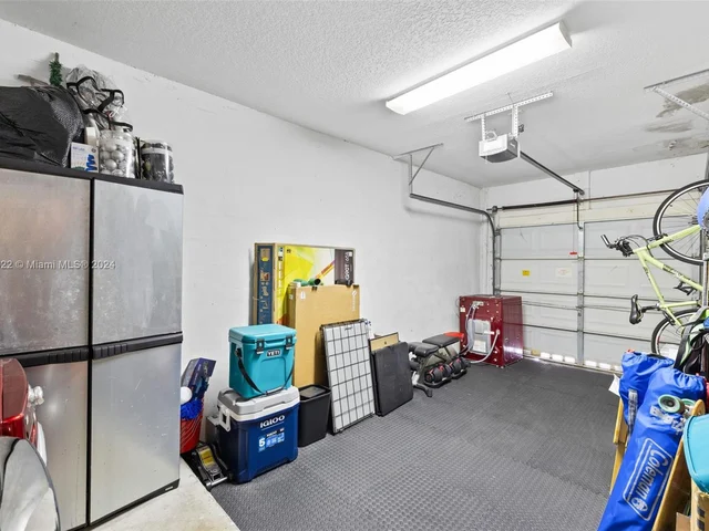 3281 NE 11th Dr, Homestead FL 33033