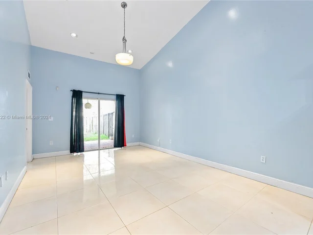 3281 NE 11th Dr, Homestead FL 33033