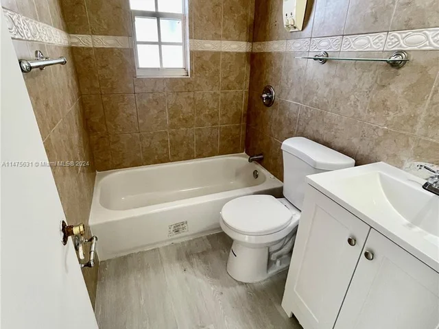 5200 SW 4th St, Miami FL 33134