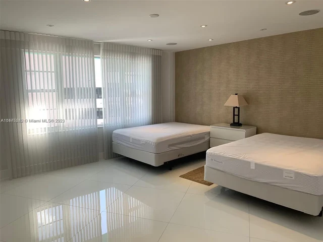 5255 Collins Ave, Miami Beach FL 33140