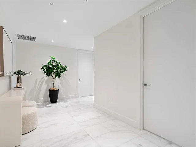 700 NE 26th Terrace # 1901, Miami FL 33137