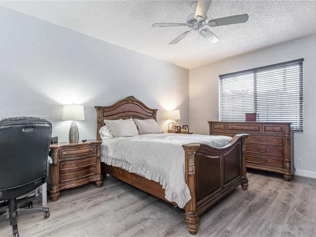 4978 Pebblebrook Ter, Coconut Creek FL 33073