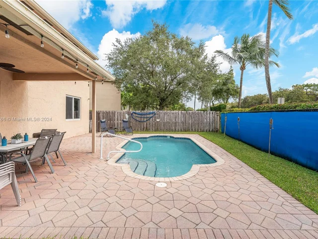 4978 Pebblebrook Ter, Coconut Creek FL 33073