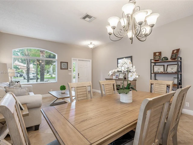 4978 Pebblebrook Ter, Coconut Creek FL 33073