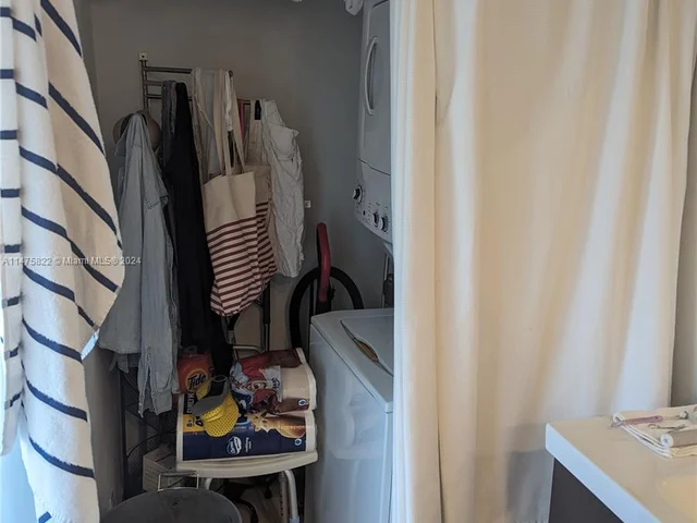 934 Michigan Ave # 309, Miami Beach FL 33139