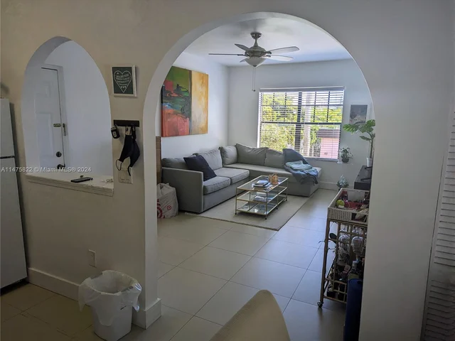 934 Michigan Ave # 309, Miami Beach FL 33139