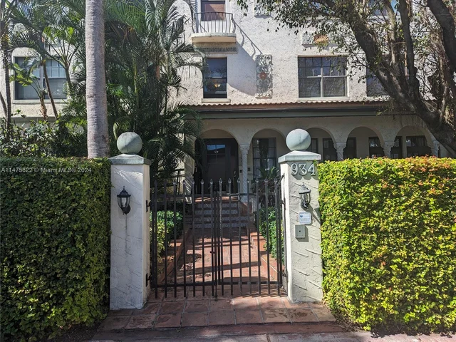 934 Michigan Ave # 309, Miami Beach FL 33139
