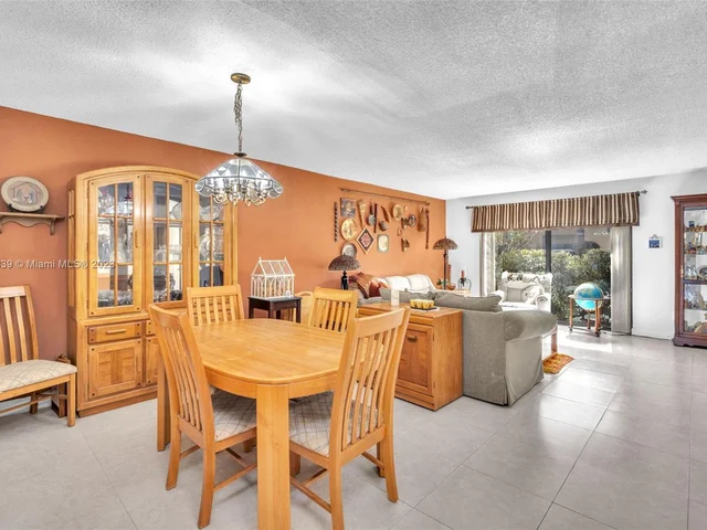 13781 SW 84th St # F, Miami FL 33183