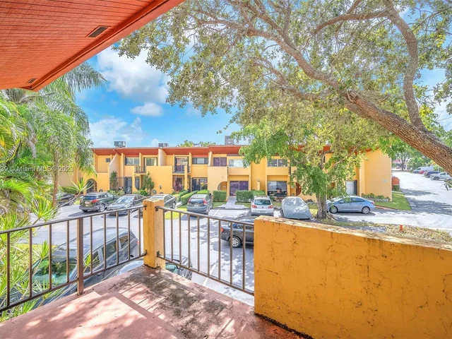 13781 SW 84th St # F, Miami FL 33183