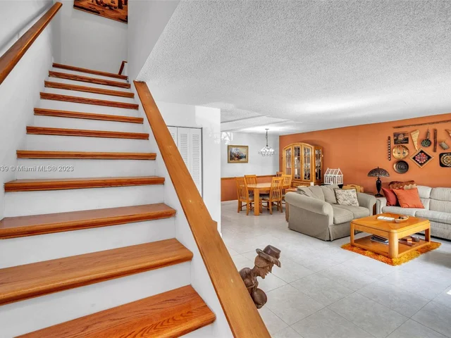 13781 SW 84th St # F, Miami FL 33183