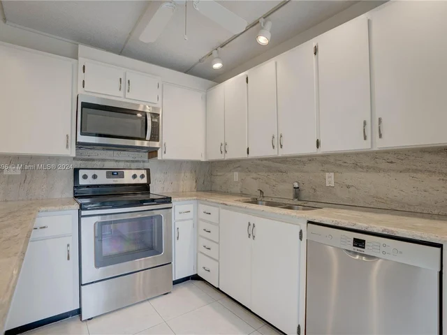 2313 23rd Lane, Palm Beach Gardens FL 33418