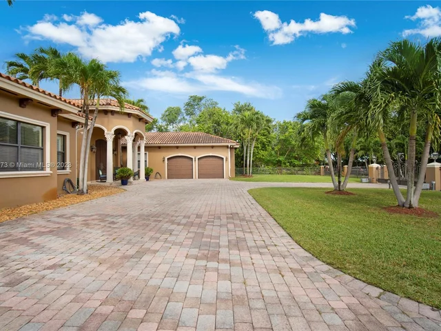 4430 SW 118th Ave, Miami FL 33175