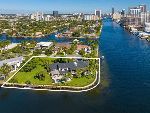 101 Holiday Dr, Hallandale Beach FL 33009