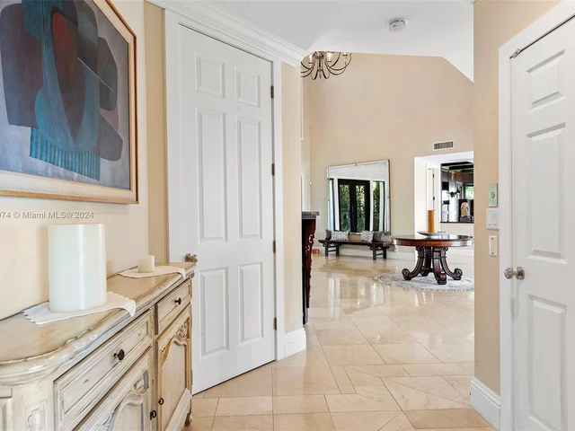 101 Holiday Dr, Hallandale Beach FL 33009