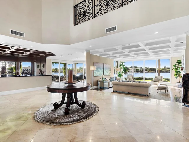 101 Holiday Dr, Hallandale Beach FL 33009