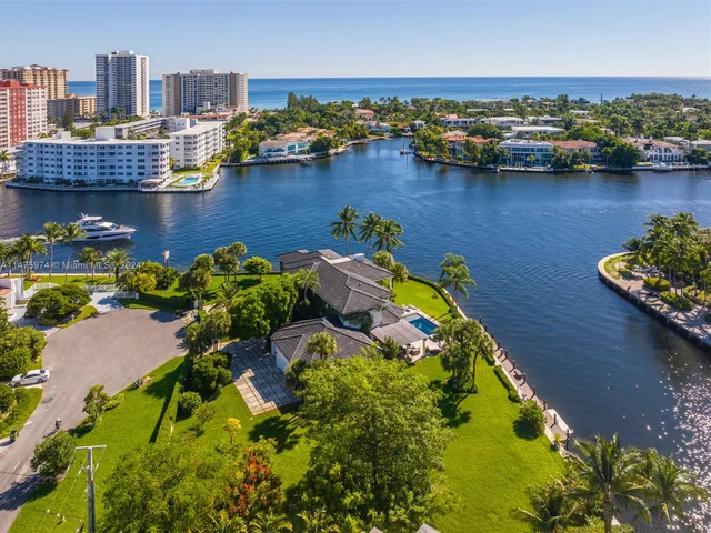 101 Holiday Dr, Hallandale Beach FL 33009