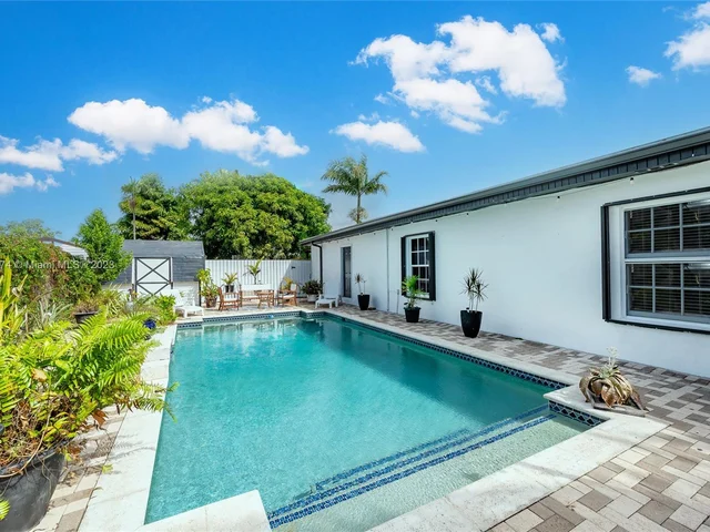 1762 NW 2nd Ave, Homestead FL 33030