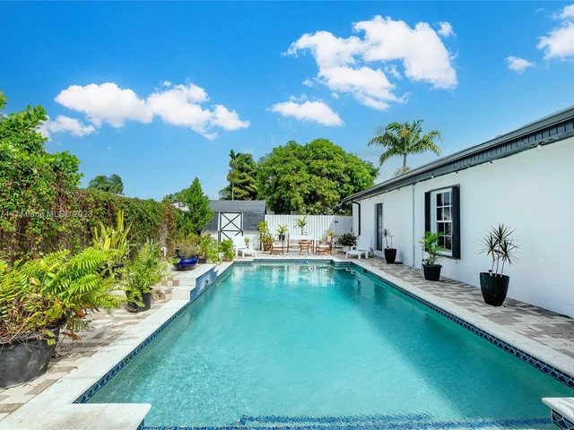 1762 NW 2nd Ave, Homestead FL 33030